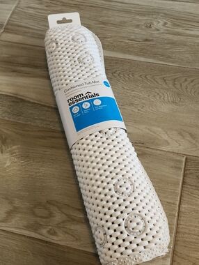 NWT Room Essentials Cushioned Tub Mat